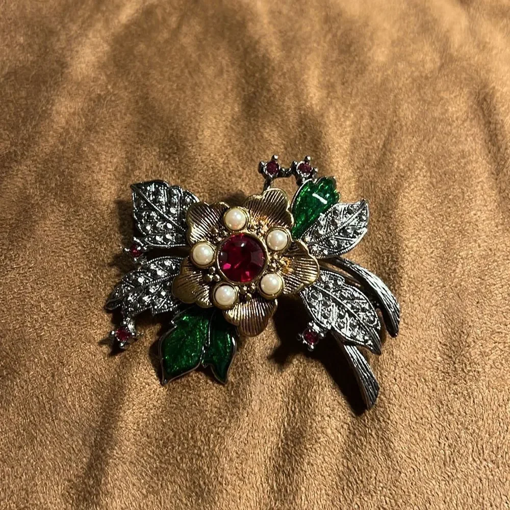 Vintage Enamel Rhinestone Pearl Christmas Poinsettia 1992 Brooch Signed Avon